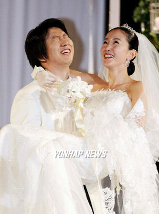 金秀路老婆李镜花图片 金秀路老婆李镜花图片