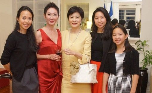 林青霞三个女儿近照 林青霞三个女儿近照