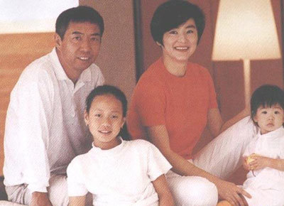 林青霞三个女儿近照 林青霞三个女儿近照